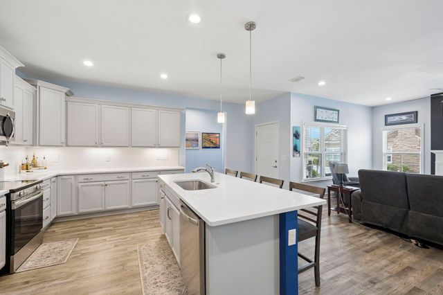 2664 Stonecenter Ln, Murfreesboro, TN 37128