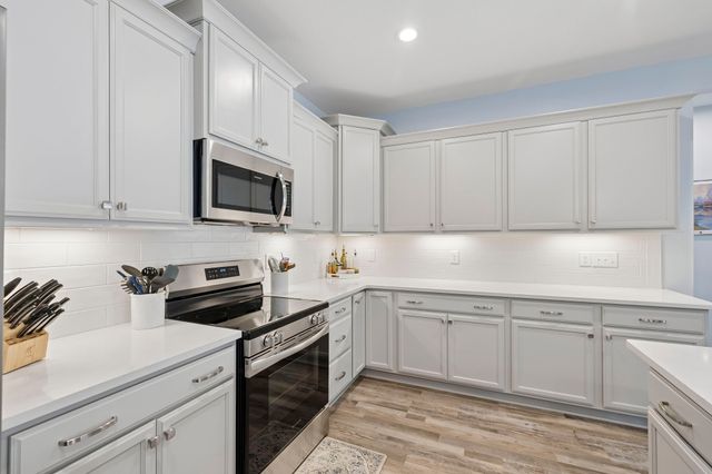 2664 Stonecenter Ln, Murfreesboro, TN 37128