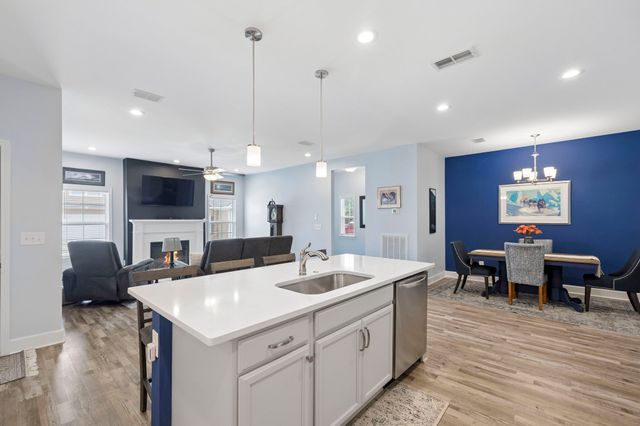 2664 Stonecenter Ln, Murfreesboro, TN 37128