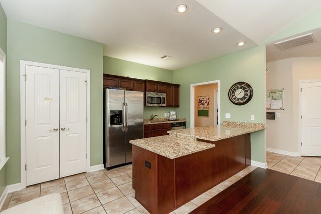 2664 Stonecenter Ln, Murfreesboro, TN 37128