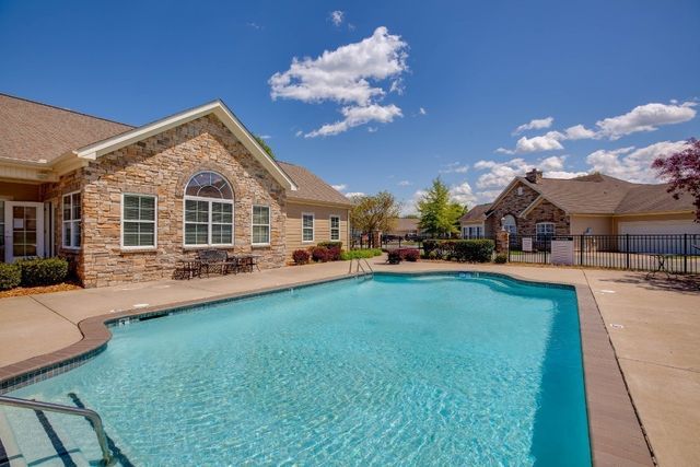 2664 Stonecenter Ln, Murfreesboro, TN 37128