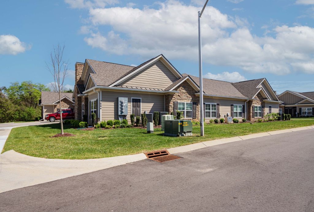 2664 Stonecenter Ln, Murfreesboro, TN 37128