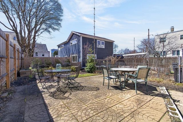 104 Thorndike St 2, Cambridge, MA 02141