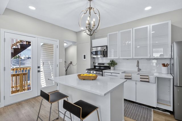 104 Thorndike St 2, Cambridge, MA 02141