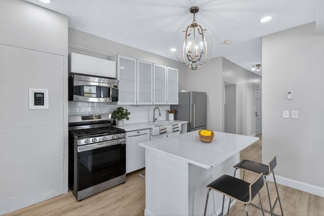 104 Thorndike St 2, Cambridge, MA 02141