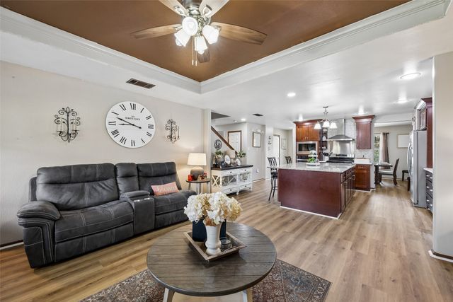 709 Bastrop Drive, Arlington, TX 76002