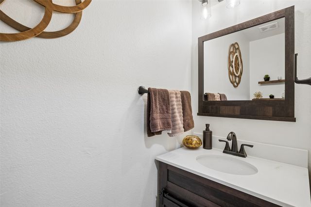 709 Bastrop Drive, Arlington, TX 76002