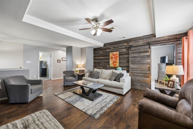 709 Bastrop Drive, Arlington, TX 76002