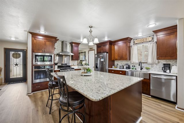 709 Bastrop Drive, Arlington, TX 76002