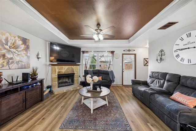709 Bastrop Drive, Arlington, TX 76002