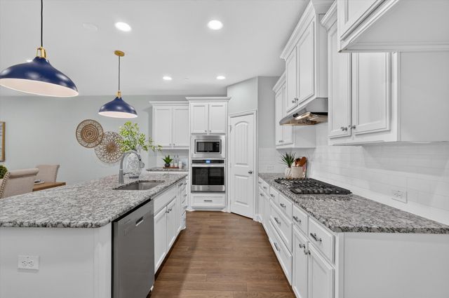 2873 Creekway Drive, Carrollton, TX 75010