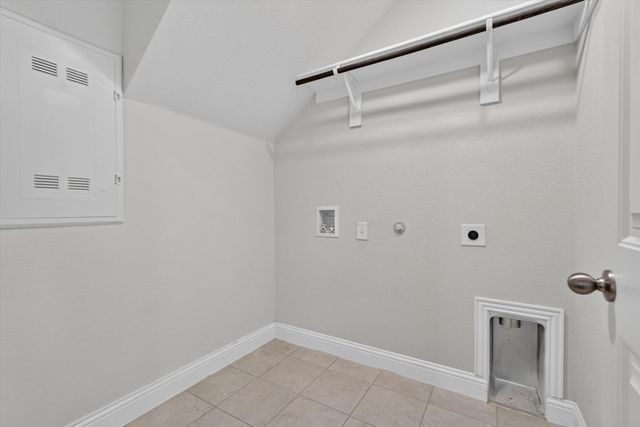 2873 Creekway Drive, Carrollton, TX 75010