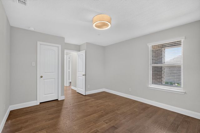 2873 Creekway Drive, Carrollton, TX 75010