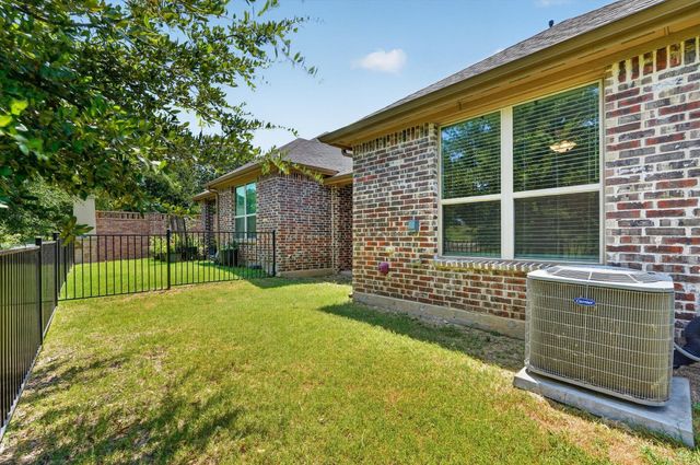 2873 Creekway Drive, Carrollton, TX 75010