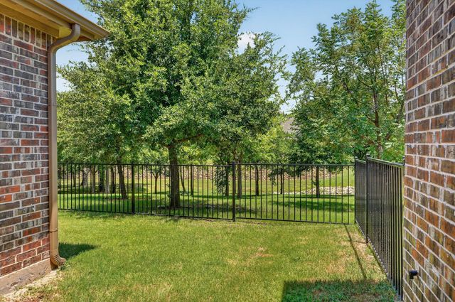 2873 Creekway Drive, Carrollton, TX 75010