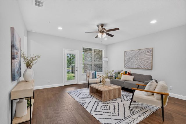 2873 Creekway Drive, Carrollton, TX 75010