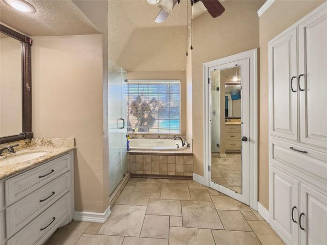 106 Mockingbird Lane, Bridge City, TX 77611