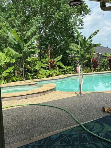 106 Mockingbird Lane, Bridge City, TX 77611