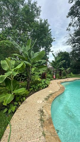 106 Mockingbird Lane, Bridge City, TX 77611