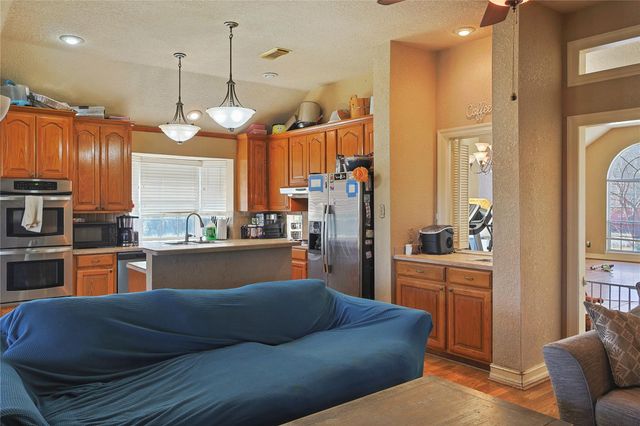 106 Mockingbird Lane, Bridge City, TX 77611