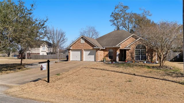 106 Mockingbird Lane, Bridge City, TX 77611
