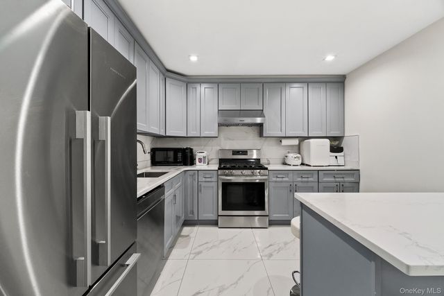 4162 Bowne Street 5A, Flushing, NY 11355