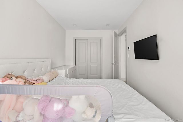 4162 Bowne Street 5A, Flushing, NY 11355