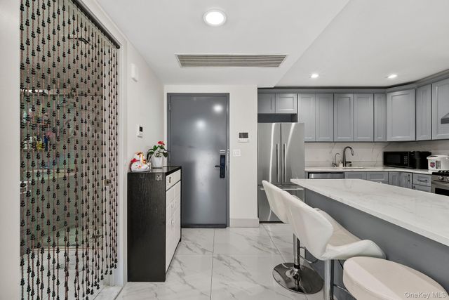 4162 Bowne Street 5A, Flushing, NY 11355