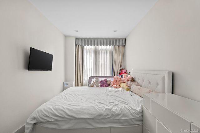 4162 Bowne Street 5A, Flushing, NY 11355