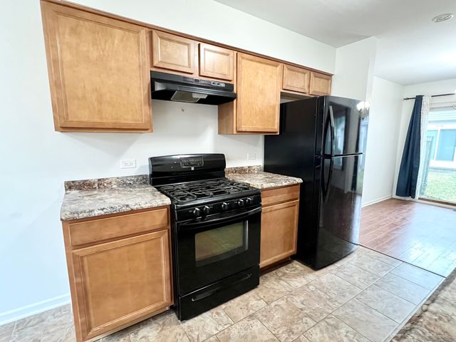 2189 N Queensburg Circle, Palatine, IL 60074