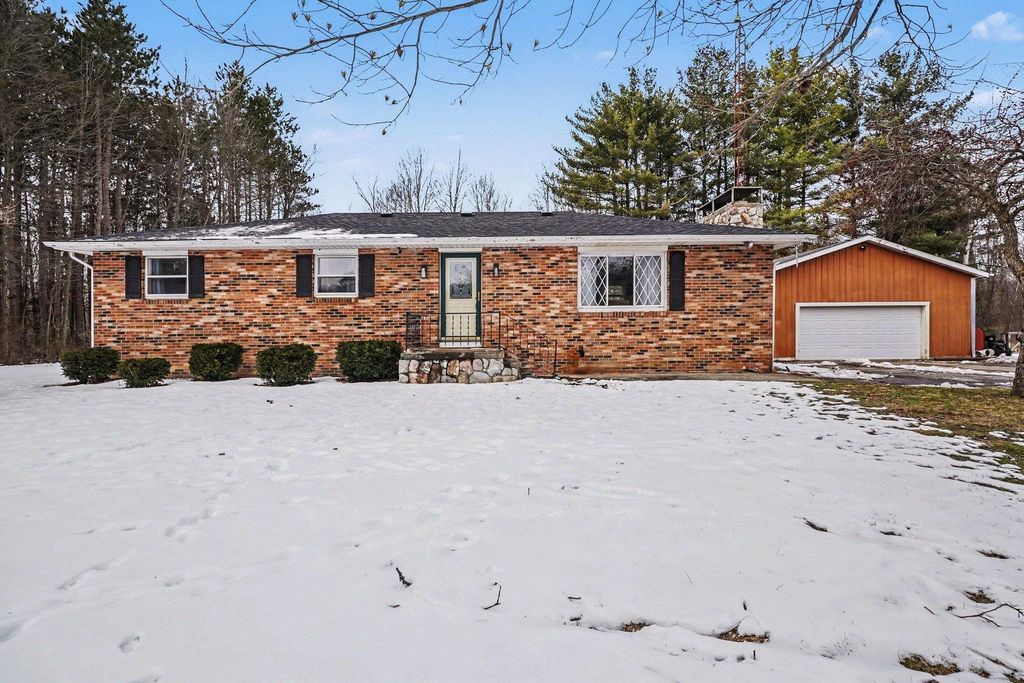 2302 Mertz Road, Caro, MI 48723