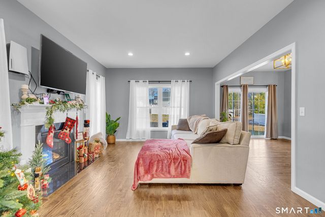 40 Wiegert Way, Bristol, CT 06010