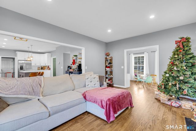 40 Wiegert Way, Bristol, CT 06010