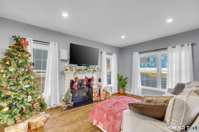 40 Wiegert Way, Bristol, CT 06010