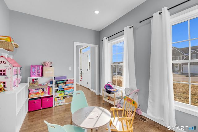 40 Wiegert Way, Bristol, CT 06010