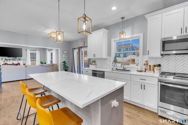 40 Wiegert Way, Bristol, CT 06010