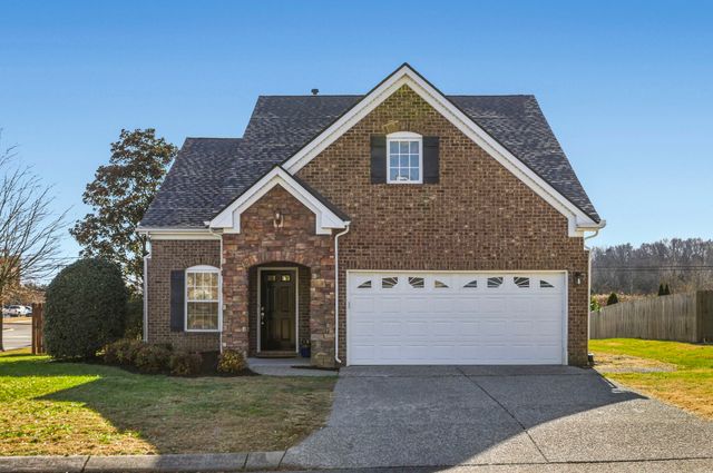 1001 Daniel Ln, Spring Hill, TN 37174