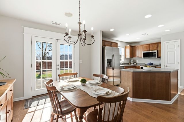 1001 Daniel Ln, Spring Hill, TN 37174