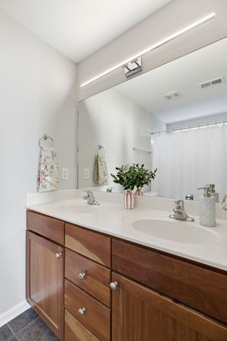 1001 Daniel Ln, Spring Hill, TN 37174