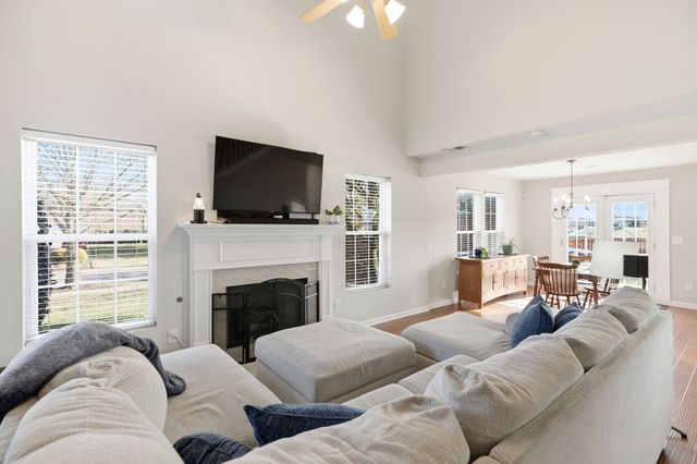 1001 Daniel Ln, Spring Hill, TN 37174