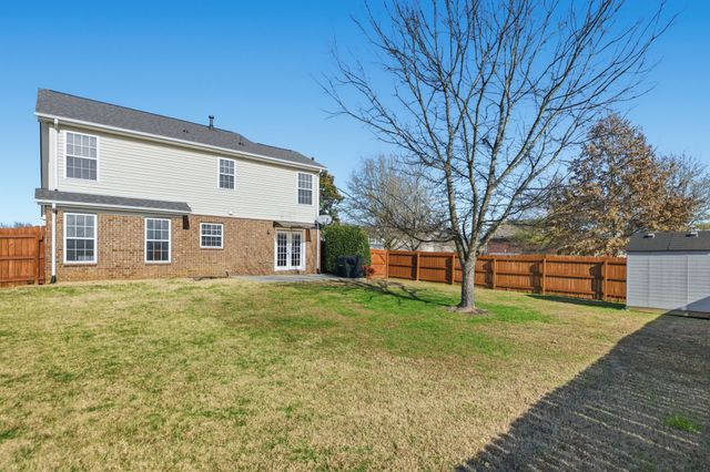 1001 Daniel Ln, Spring Hill, TN 37174