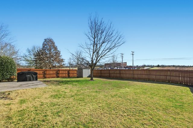 1001 Daniel Ln, Spring Hill, TN 37174