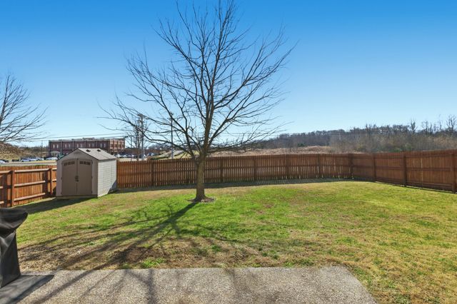1001 Daniel Ln, Spring Hill, TN 37174