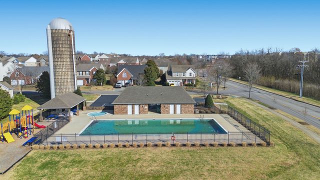 1001 Daniel Ln, Spring Hill, TN 37174