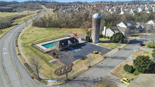 1001 Daniel Ln, Spring Hill, TN 37174