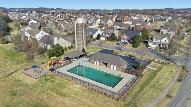 1001 Daniel Ln, Spring Hill, TN 37174