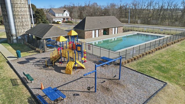 1001 Daniel Ln, Spring Hill, TN 37174