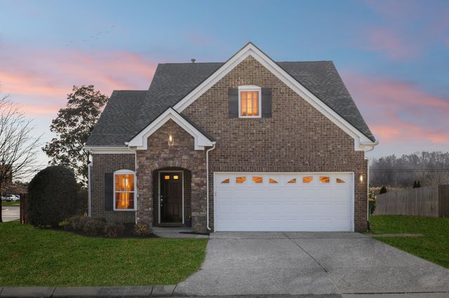 1001 Daniel Ln, Spring Hill, TN 37174