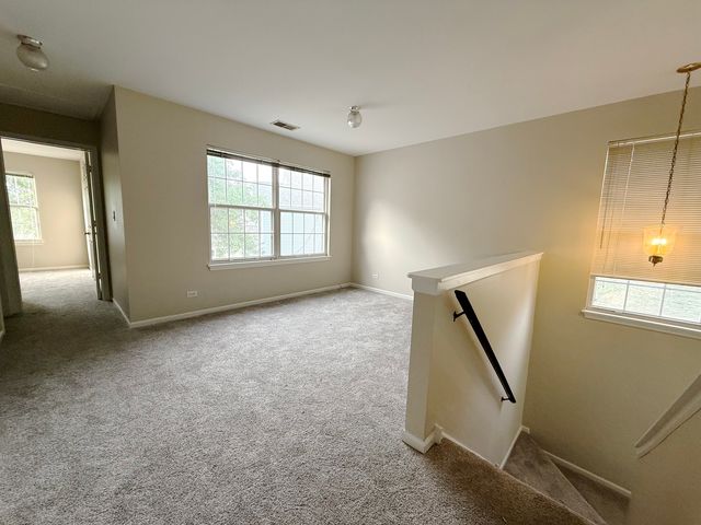 17791 W Salisbury Drive, Gurnee, IL 60031