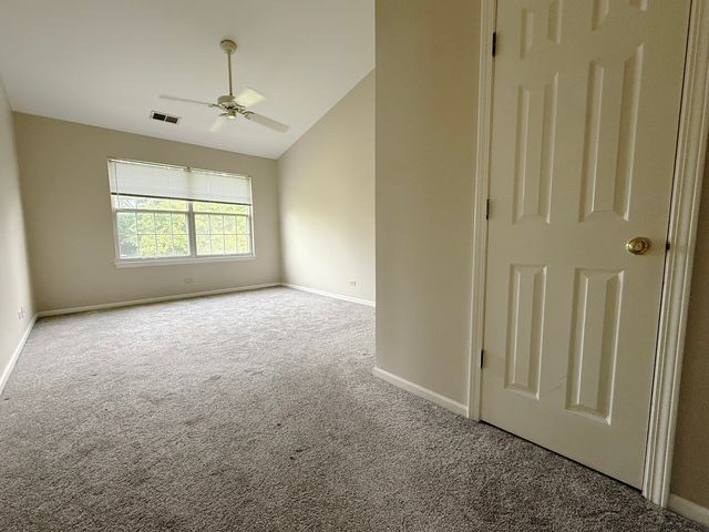 17791 W Salisbury Drive, Gurnee, IL 60031